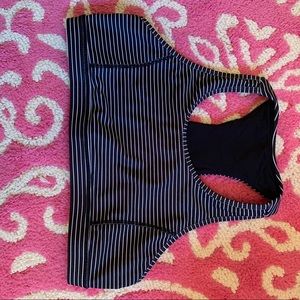 Senita Athletics Hideaway Sports Bra XL pinstripe